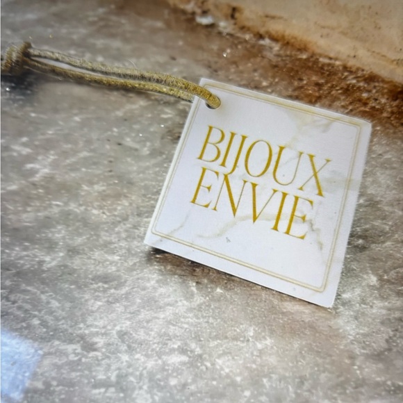 Sand Dollar Turquoise Pendant Necklace - Picture 4 of 4